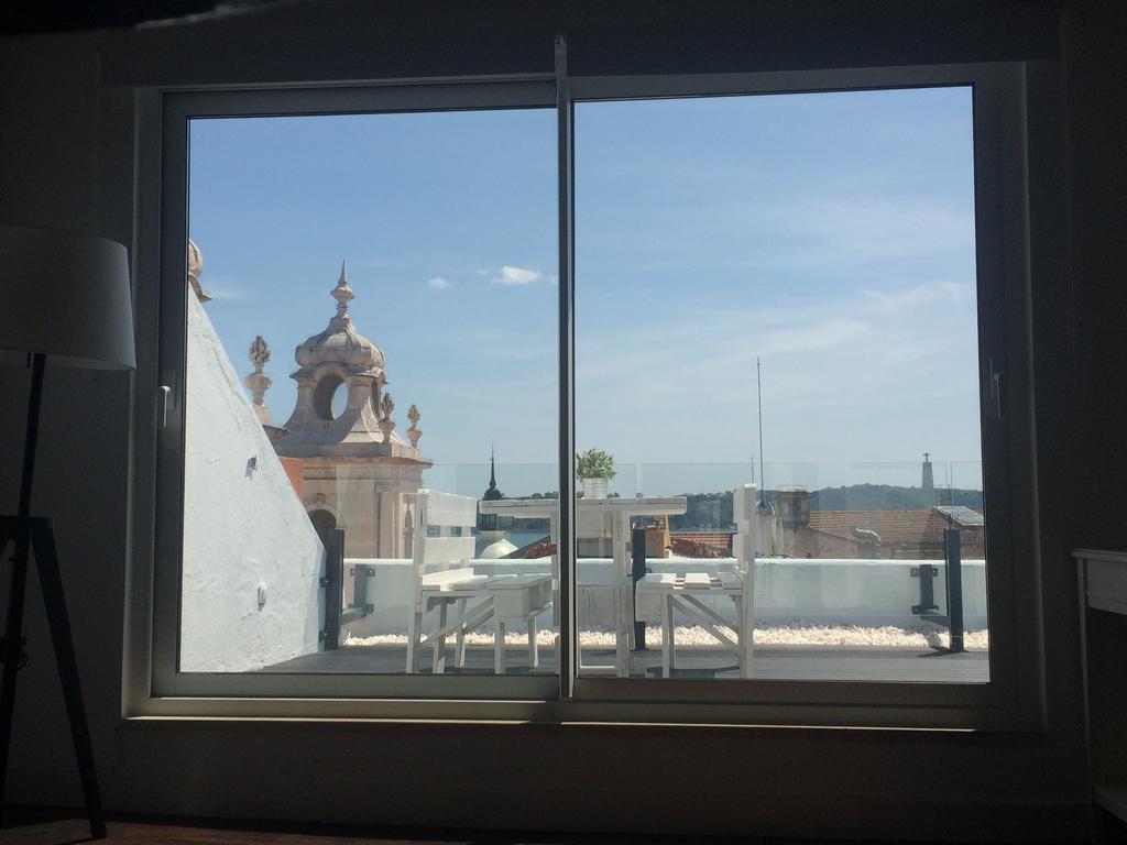 A Terrace On A Topfloor With A View Lisbona Esterno foto